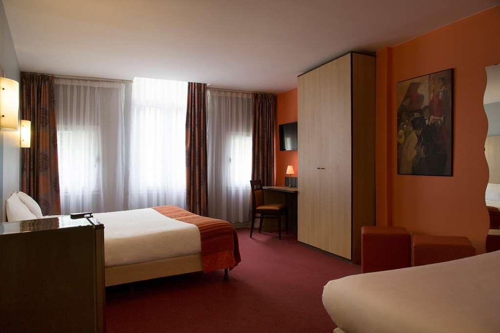 Brit Hotel Le Lion D'Or Chinon Szoba fotó