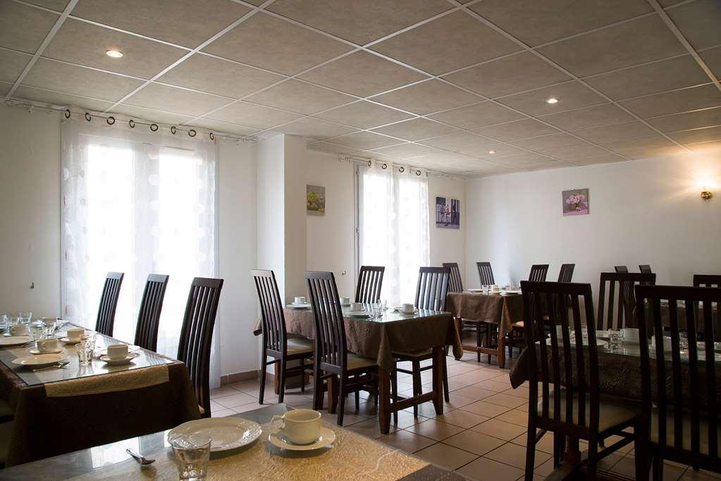 Brit Hotel Le Lion D'Or Chinon Felszereltség fotó