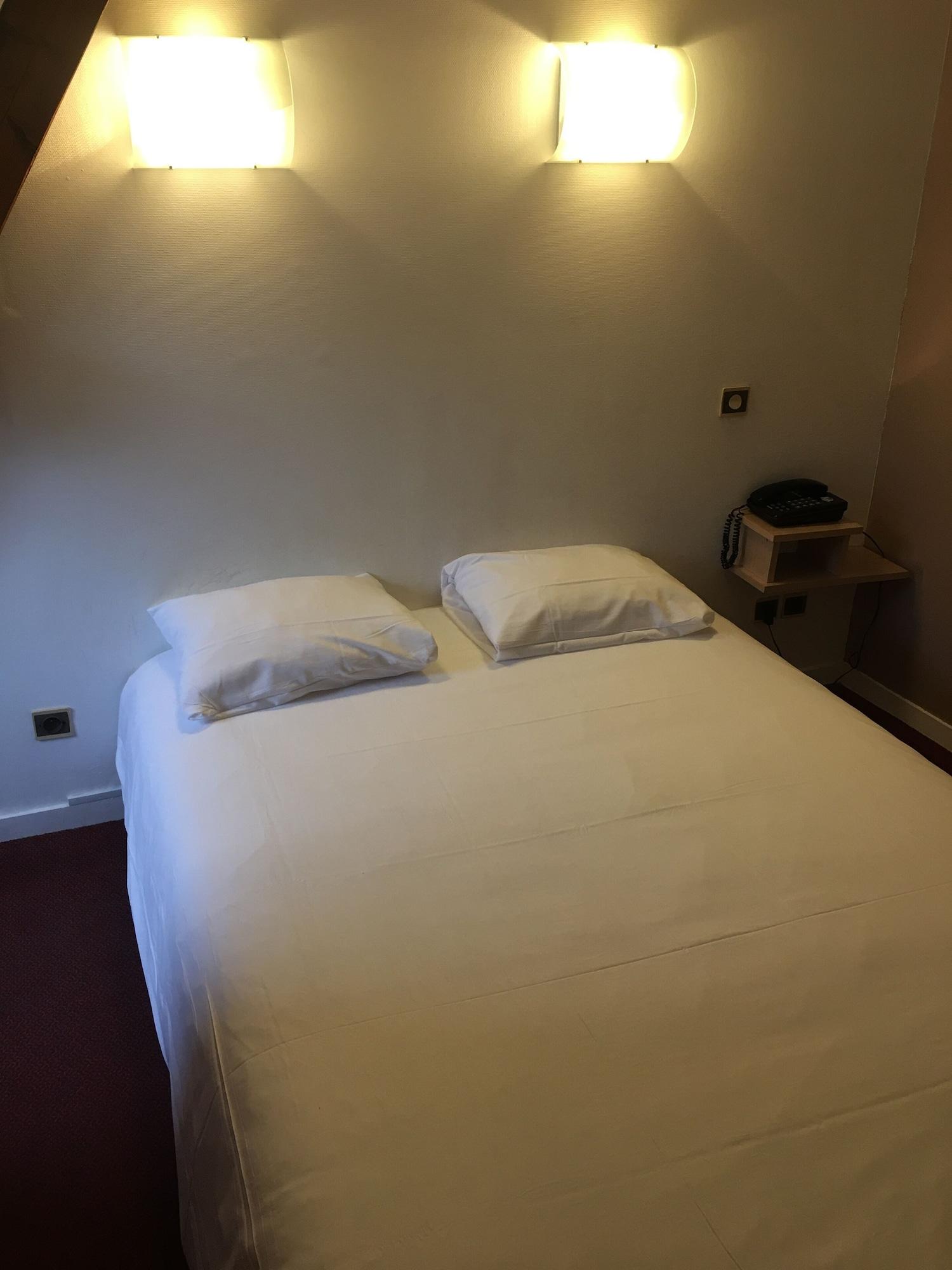 Brit Hotel Le Lion D'Or Chinon Kültér fotó