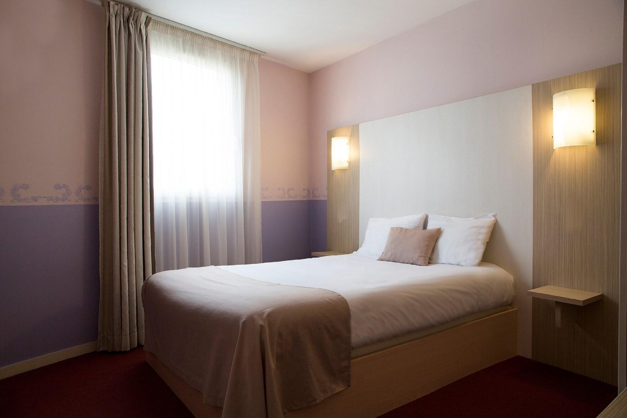 Brit Hotel Le Lion D'Or Chinon Kültér fotó