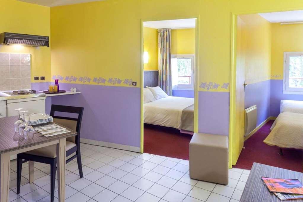 Brit Hotel Le Lion D'Or Chinon Szoba fotó