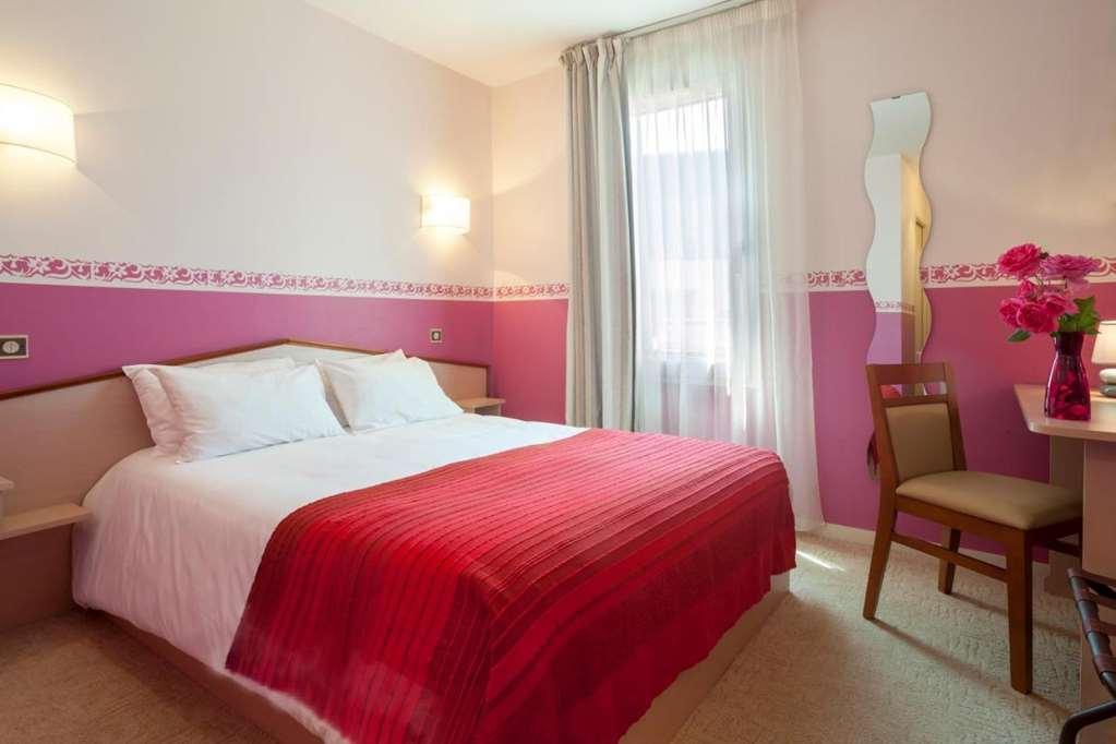 Brit Hotel Le Lion D'Or Chinon Szoba fotó