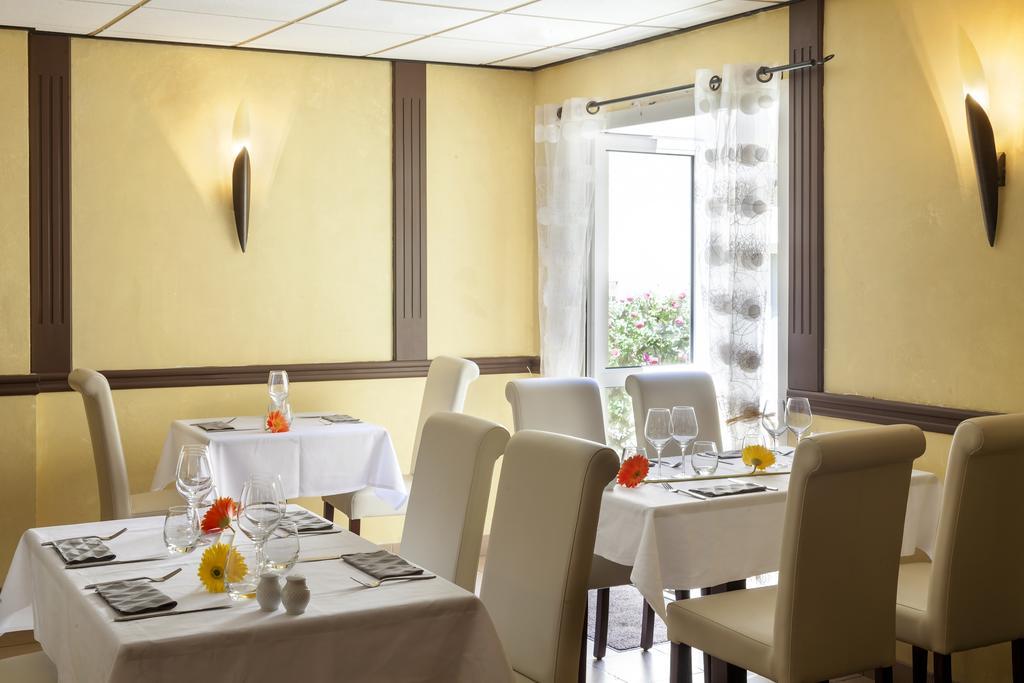 Brit Hotel Le Lion D'Or Chinon Kültér fotó